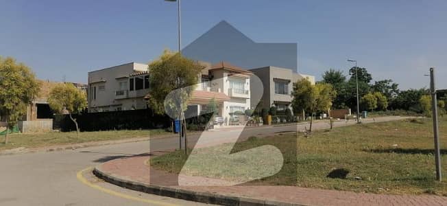 بحریہ گارڈن سٹی بحریہ ٹاؤن,اسلام آباد میں 1 کنال رہائشی پلاٹ 4.4 کروڑ میں برائے فروخت۔