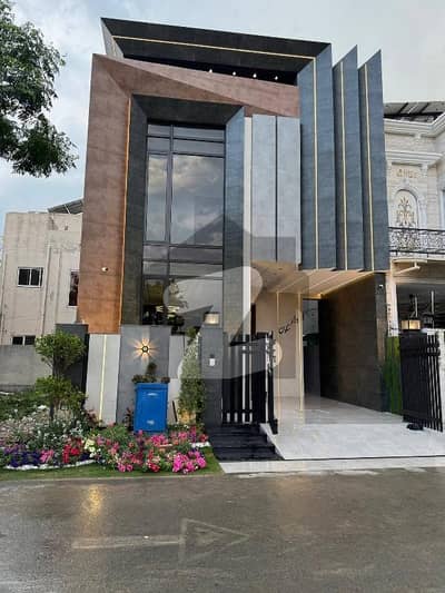 ڈی ایچ اے 9 ٹاؤن ڈیفنس (ڈی ایچ اے),لاہور میں 1 کمرے کا 5 مرلہ زیریں پورشن 50.0 ہزار میں کرایہ پر دستیاب ہے۔