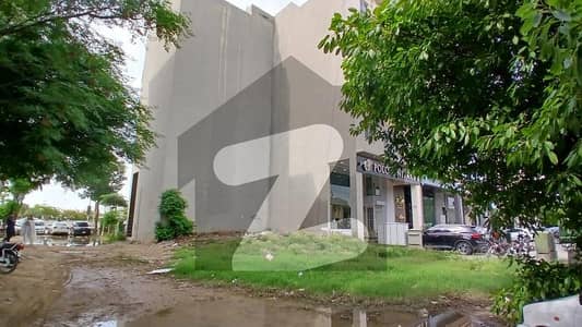 ڈی ایچ اے فیز 4 - بلاک ایفایف فیز 4,ڈیفنس (ڈی ایچ اے),لاہور میں 8 مرلہ کمرشل پلاٹ 18.5 کروڑ میں برائے فروخت۔
