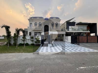 1 Kanal Top Quality Build Luxurious Beautiful Design Villa For Sale In DHA Lahore