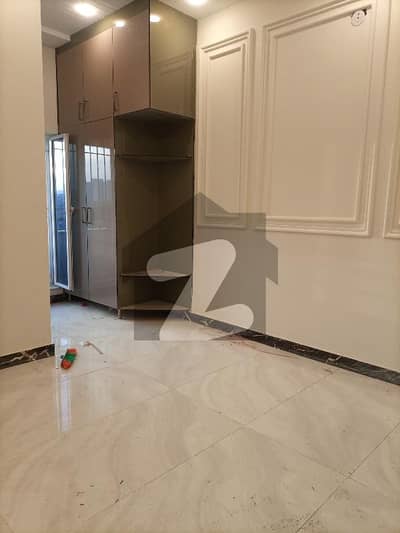 Ground floor for Rent in I11