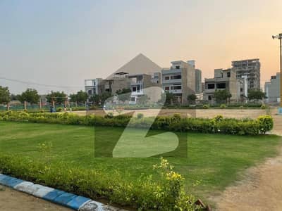Corner Sector 31 - Punjabi Saudagar City Phase 2 Residential Plot Sized 120 Square Yards Is Available
