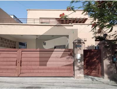 500 Sq Yard Spacious Brigadier House | 6-Bedroom Main Boulevard Residence Askari 5-G Malir Cantt | Prime Location Near Market