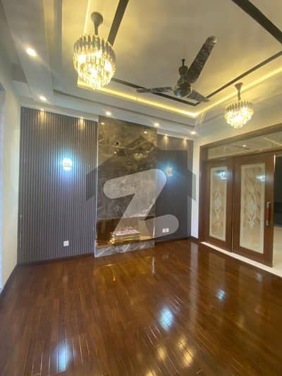 10MARLA BRAND NEW HOUSE FOR SALE