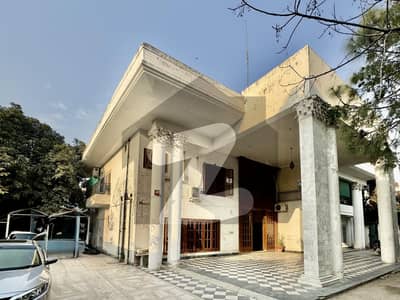 ایف ۔ 8/3 ایف ۔ 8,اسلام آباد میں 10 کمروں کا 3 کنال مکان 65.0 کروڑ میں برائے فروخت۔
