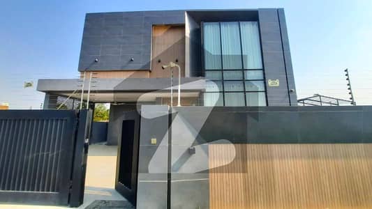 1 KANAL JUST LIKE NEW ULTRA ELEGANT LUXURY BUNGALOW WITH BASMENT FOR SALE IN DHA PHASE 5