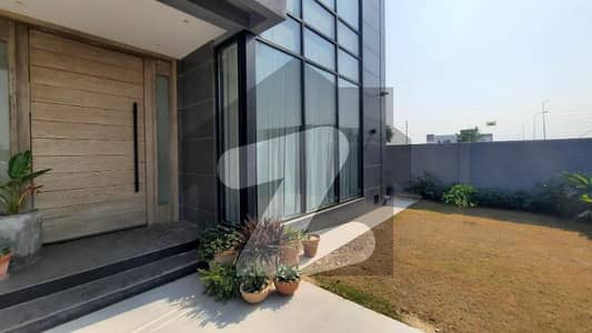 1 KANAL JUST LIKE NEW ULTRA ELEGANT LUXURY BUNGALOW WITH BASMENT FOR SALE IN DHA PHASE 5