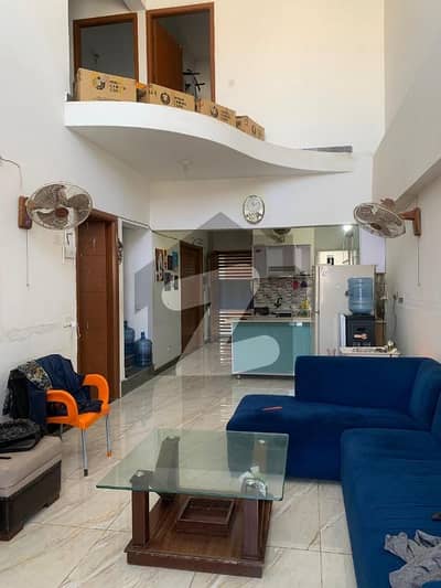 La Grand Road Side West Open Flat