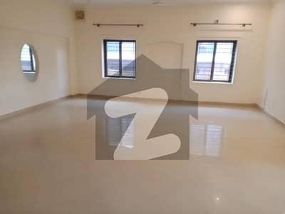 ایف ۔ 11 اسلام آباد میں 4 کمروں کا 1 کنال بالائی پورشن 2.6 لاکھ میں کرایہ پر دستیاب ہے۔
