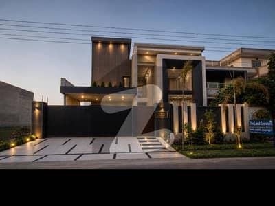 1 KANAL LUXURY HOUSE FOR SALE IN CLOSE TO NFC 1