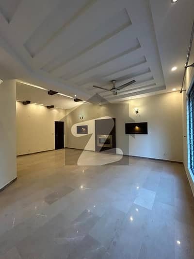 10 Marla House For Sale In Dha Phase 3 Z Block Hot Location