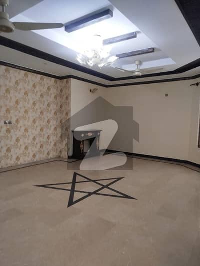 20 Marla Beautiful Upper Portion With Servant Quarter And Parking