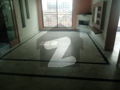 CORNER 10 MARLA ELEGANT AND FULLY MAINTAINED SUPER HOT LOCATED BUNGALOW IS AVAILABLE IN THE BEST BLOCK OF DHA LAHORE