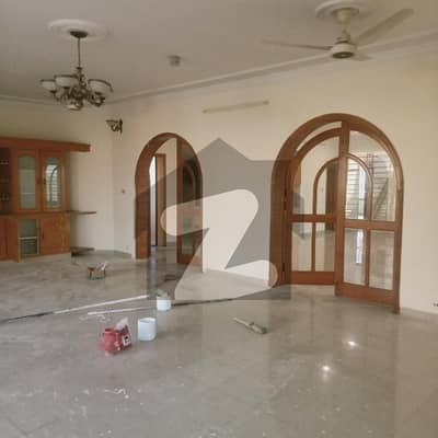 ای ۔ 11 اسلام آباد میں 3 کمروں کا 1 کنال بالائی پورشن 1.6 لاکھ میں کرایہ پر دستیاب ہے۔