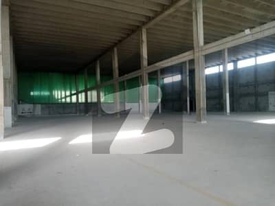 پشاور روڈ راولپنڈی میں 5 کنال Studio گودام 22.5 لاکھ میں کرایہ پر دستیاب ہے۔