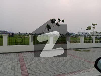 ڈی ایچ اے فیز 7 - بلاک ایکس فیز 7,ڈیفنس (ڈی ایچ اے),لاہور میں 2 کنال رہائشی پلاٹ 7.56 کروڑ میں برائے فروخت۔