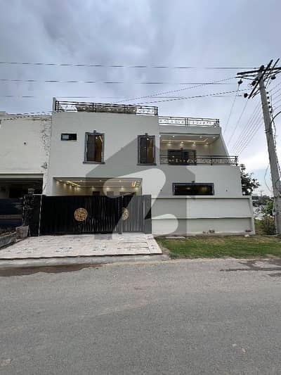 Prominently-Located Prime Location 8 Marla House Available In Buch Villas Phase 2 - Ali Block