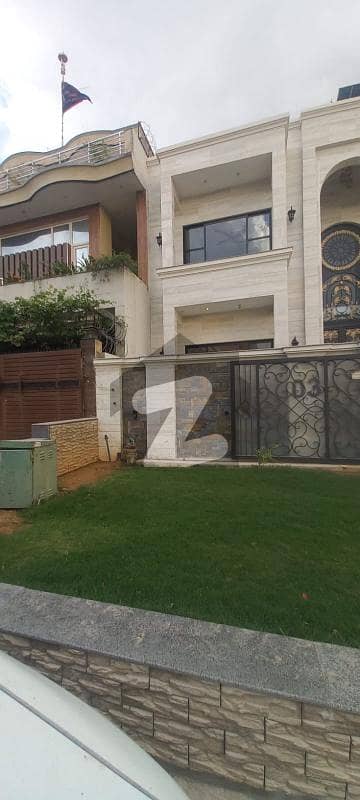 جی ۔ 13 اسلام آباد میں 6 کمروں کا 14 مرلہ مکان 11.75 کروڑ میں برائے فروخت۔