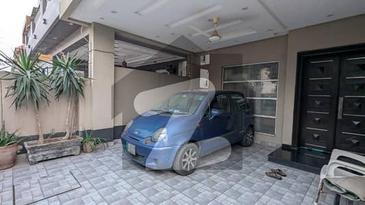 DHA Phase 6, 07 Marla, Luxurious House Available For Rent. ORIGINAL PICS ATTACHED