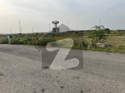 ڈی ایچ اے فیز 8 - بلاک زیڈ 4 ڈی ایچ اے فیز 8,ڈیفنس (ڈی ایچ اے),لاہور میں 5 مرلہ رہائشی پلاٹ 65.0 لاکھ میں برائے فروخت۔