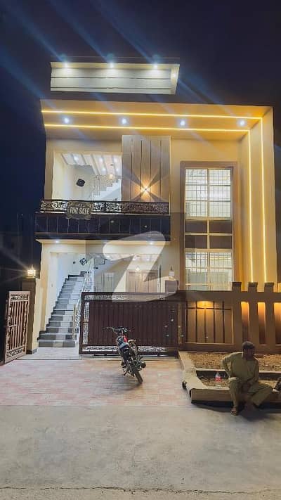 جناح گارڈنز ایف ای سی ایچ ایس,اسلام آباد میں 5 کمروں کا 5 مرلہ مکان 2.5 کروڑ میں برائے فروخت۔
