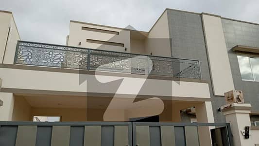 فالکن کمپلیکس نیوملیر ملیر,کراچی میں 4 کمروں کا 14 مرلہ مکان 9.2 کروڑ میں برائے فروخت۔