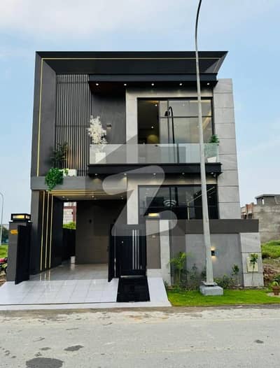 5 Marla Beautiful Modern Design Solid Manison For Rent In DHA Lahore