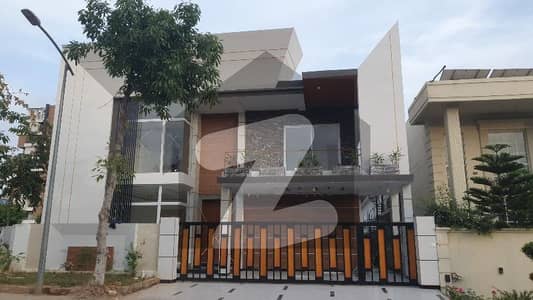 ٹاپ سٹی 1 اسلام آباد میں 6 کمروں کا 1 کنال مکان 8.0 کروڑ میں برائے فروخت۔