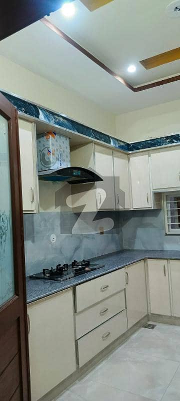 IQBAL TOWN : 10 MARLA BRAND NEW HOUSE FOR SALE