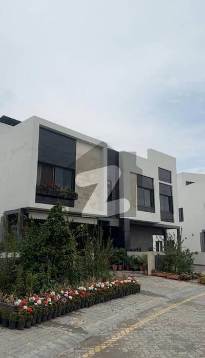 10 Marla Luxury & Premium Villa in Eighteen Islamabad available for sale