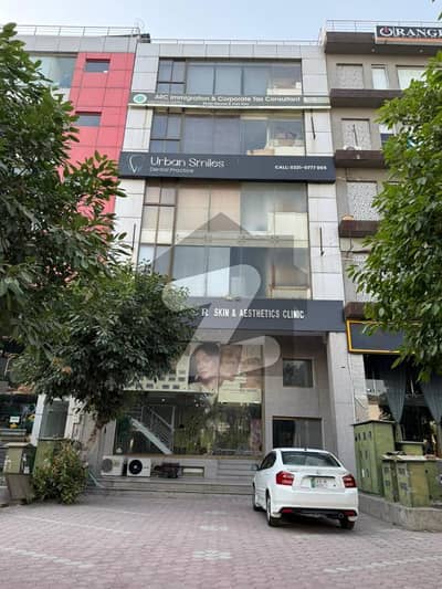 8 Marla Commercial Floor Available for rent on prime location of Phase 4 DHA Lahore