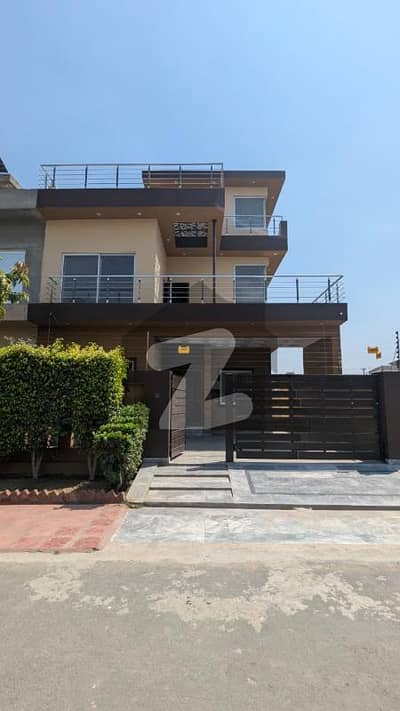 10 MARLA FULL HOUSE NEAR HOSPITAL AVAILABLE FOR RENT