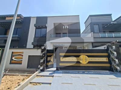 10 marla Brand new house is available for sale