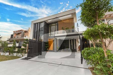 10 MARLA MODERN HOUSE NEAR PARK FOR SALE DHA PHASE 5
