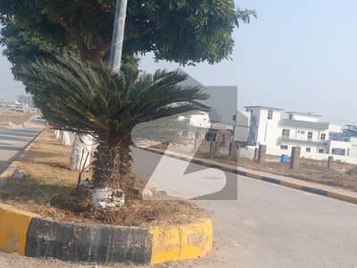 ممتاز سٹی - چناب بلاک ممتاز سٹی,اسلام آباد میں 9 مرلہ رہائشی پلاٹ 1.48 کروڑ میں برائے فروخت۔