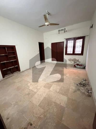ڈی ایچ اے فیز 1 ڈی ایچ اے ڈیفینس,کراچی میں 6 کمروں کا 2 کنال مکان 3.0 لاکھ میں کرایہ پر دستیاب ہے۔