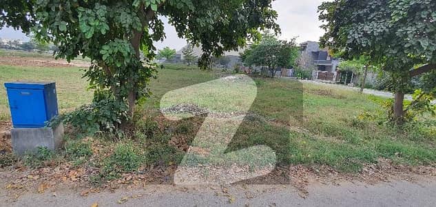10 MARLA PLOT AVAILABLE FOR SALE