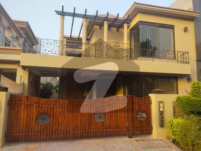 ڈی ایچ اے فیز 5 ڈیفنس (ڈی ایچ اے),لاہور میں 4 کمروں کا 10 مرلہ مکان 2.1 لاکھ میں کرایہ پر دستیاب ہے۔