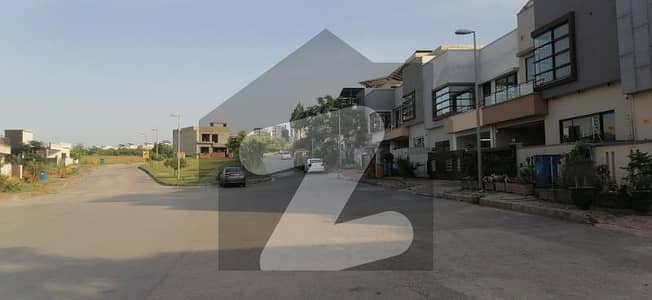 بحریہ ٹاؤن فیز 8 ۔ اویس بلاک بحریہ ٹاؤن فیز 8,بحریہ ٹاؤن راولپنڈی,راولپنڈی میں 8 مرلہ رہائشی پلاٹ 1.15 کروڑ میں برائے فروخت۔