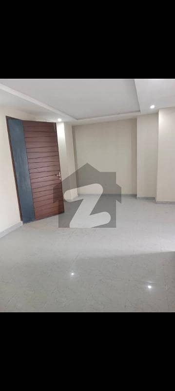 01 BEDROOM LUXURY UNFURNISHED APARTMENT AVAILABLE FOR RENT AT GULBERG GREEN ISLAMABAD
