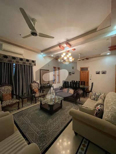سعدی ٹاؤن سکیم 33,کراچی میں 4 کمروں کا 16 مرلہ مکان 4.4 کروڑ میں برائے فروخت۔