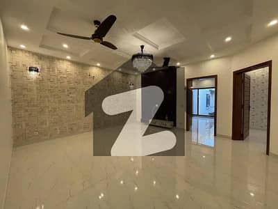 KDA LEASED 1ST FLOOR FLAT 3 BED DD NEAR BY DACCA SWEETS AND NIPA CHOWRANGI