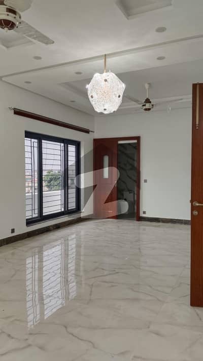 BRAND NEW BEAUTIFUL 1.5 KANAL UPPER PORTION FOR RENT