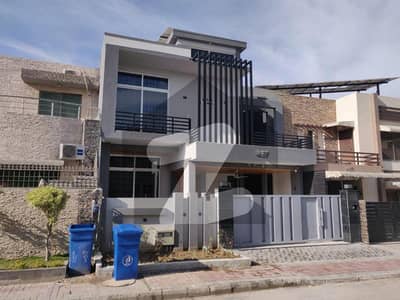بحریہ ٹاؤن فیز 2 بحریہ ٹاؤن راولپنڈی,راولپنڈی میں 5 کمروں کا 10 مرلہ مکان 5.95 کروڑ میں برائے فروخت۔