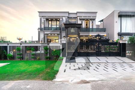 1 Kanal Top Quality Build Luxurious Beautiful Classic Design Villa With Basement For Sale In DHA Lahore Phase 8 Prime Location