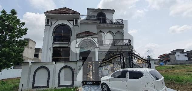 10 Marla House Is Available For Rent