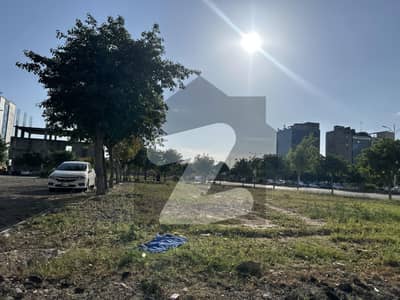 Gulberg Green Block executive 05Kanal Developed Possession Corner Solid Land Available For Sale