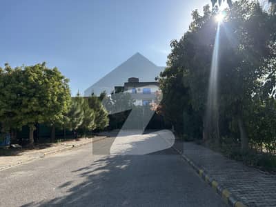 Gulberg Green Block Executive 5kanal with 2.5 Kanal ExtraLand Paid Developed Possession Plot available For Sale at investor rate