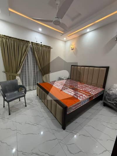 first floor 5 marla portion for rent seprate Entry kichen 2 bed room ready to move