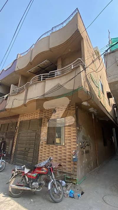 مرغزار آفیسرز کالونی لاہور میں 4 کمروں کا 3 مرلہ مکان 1.25 کروڑ میں برائے فروخت۔